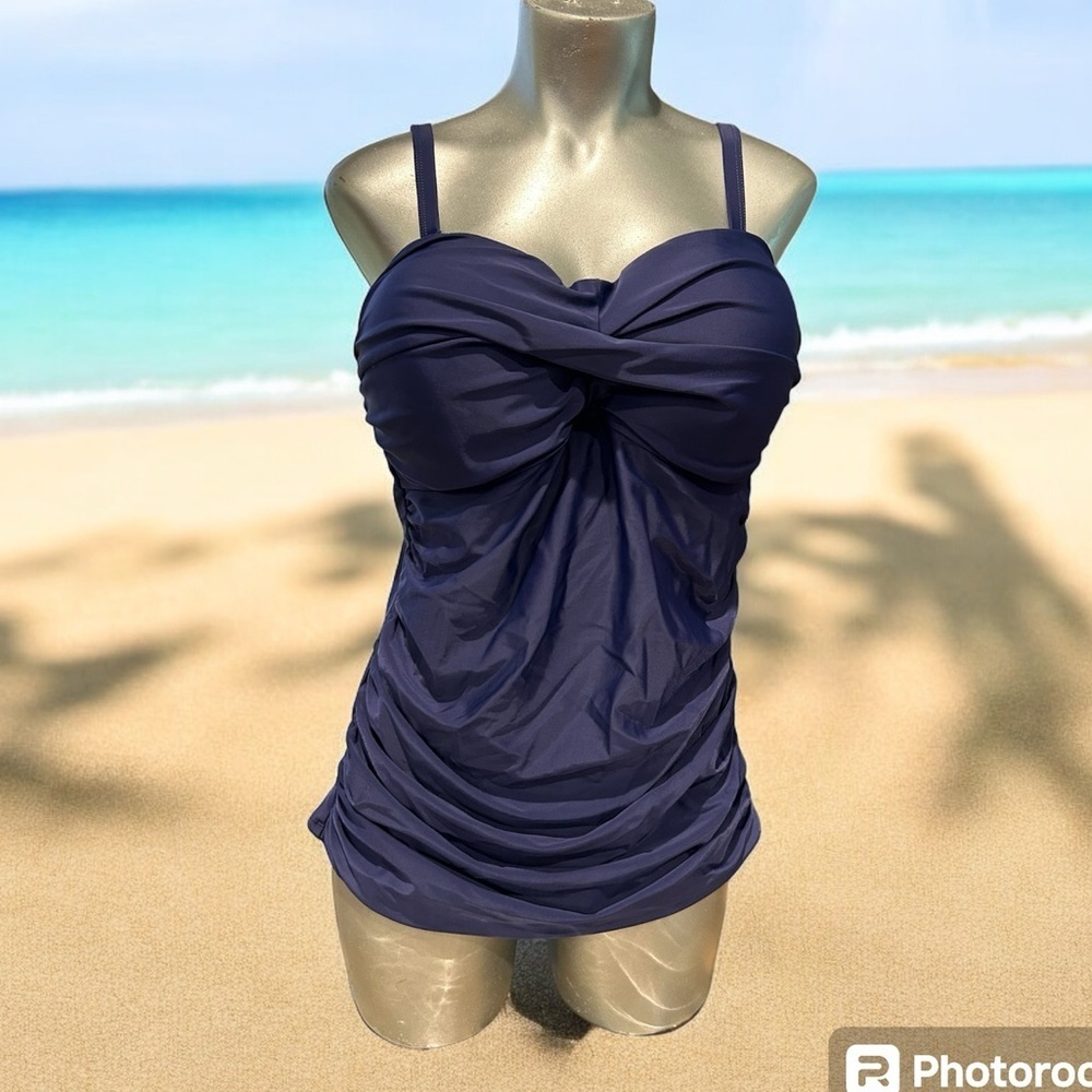 NWT Relleciga Swim Top